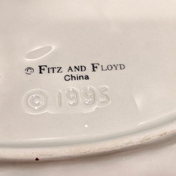 Fitz and Floyd “Santa’s Bag” Decorative Plate - 1995 - Picture 5 of 5